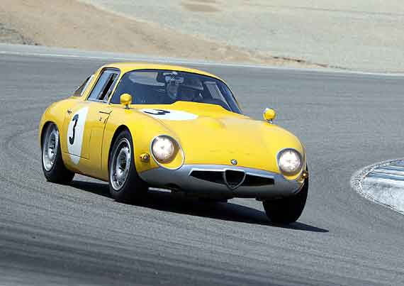Race 2A, for GT cars from 1955 to 1962, saw the domination of Joe Colasacco, the appointed driver of the cars of Lawrence Auriana’s collection, here with the Alfa Romeo Giulia TZ.