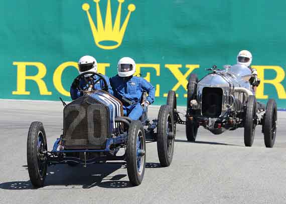 Let’s start with Race 1A for Pre-1940 sports racing and touring cars. The particularity here is that some cars are filled with a driver and a mechanic, like in the old days.  Here a 1911 8-litre National.