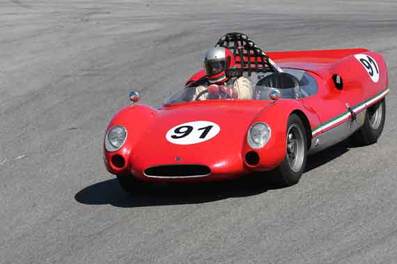 The ‘Sports Racing cars over 2500 cc’ grid included some interesting cars like this Cooper Monaco once fitted with a Ferrari Testa Rossa engine (0718 TR).  Although the latter has been reinstalled in 0718 TR, the Cooper is still powered by a Ferrari engine.