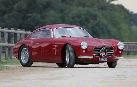 Another Zagato creation, this Maserati A6G 2000 s/n 2123 has been raced from 1956 to 1961 at the Coppa Intereuropa in Italy and in other minor events.  Converted to spyder form after a crash, it has been recently restored to its original configuration.
