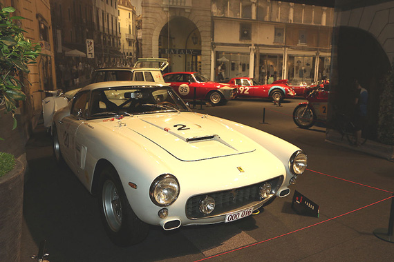 Not only very successful in racing, the Ferrari 250 GT SWB berlinetta Scaglietti is also one of the prettiest competition car ever.