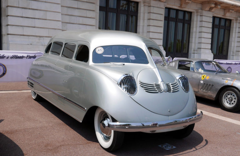 Elegance and Automobile in Monte Carlo